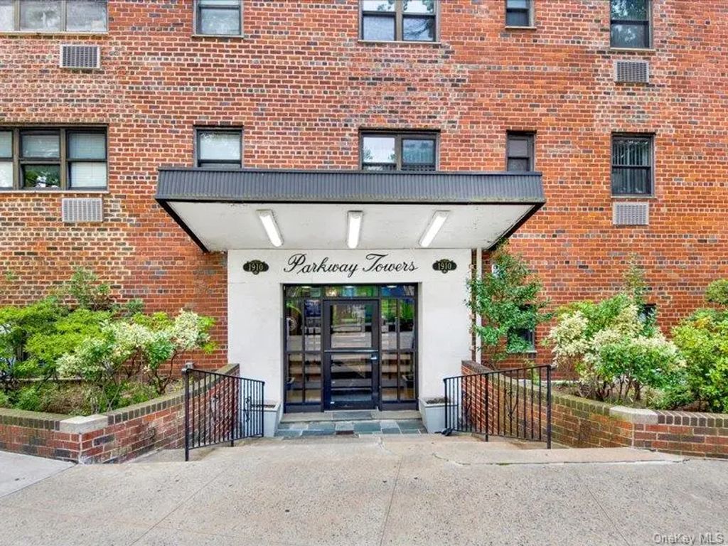 1910 S Pelham Parkway S # 3g, Bronx