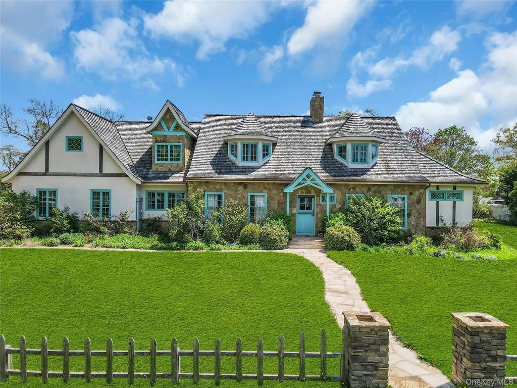 249 Gerritsen Avenue, Bayport