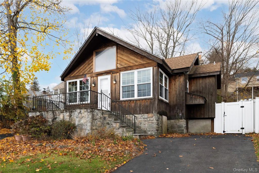 46 Entrance Way, Mahopac