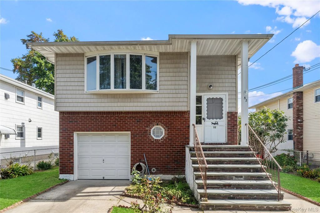 32 Madison Avenue, Franklin Square
