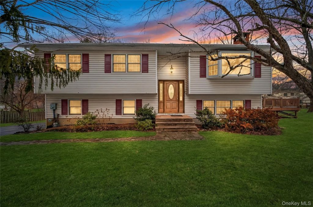12 Spruce Court, Nanuet
