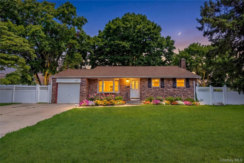 1563 Baldwin Boulevard, Bay Shore