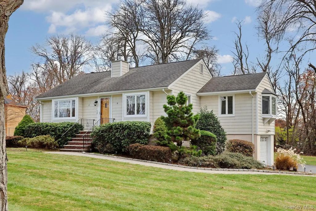 19 Augur Road, Suffern