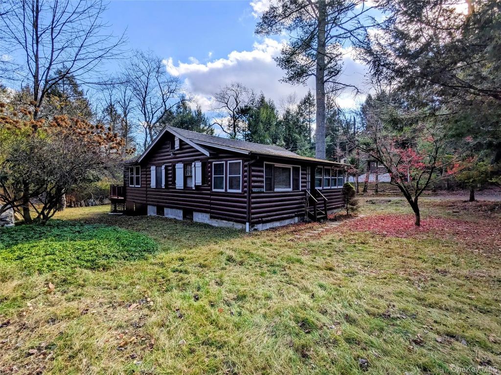 24 N Mohican Trail, Smallwood