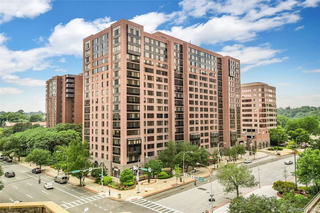 4 Martine Avenue # 418, White Plains