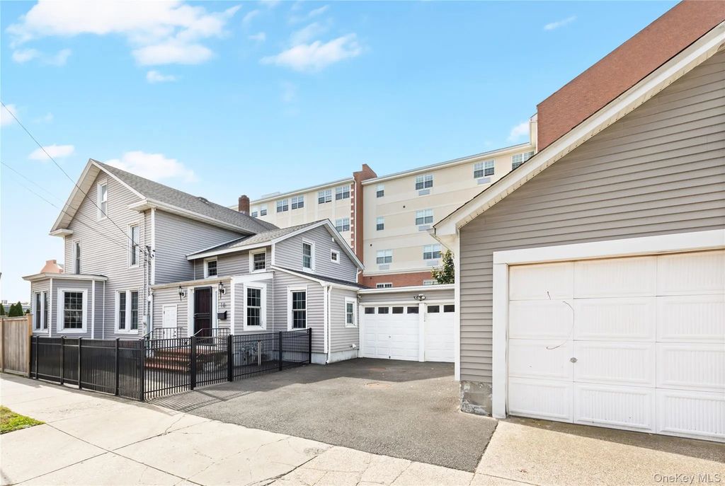 10 Maple Avenue, Patchogue