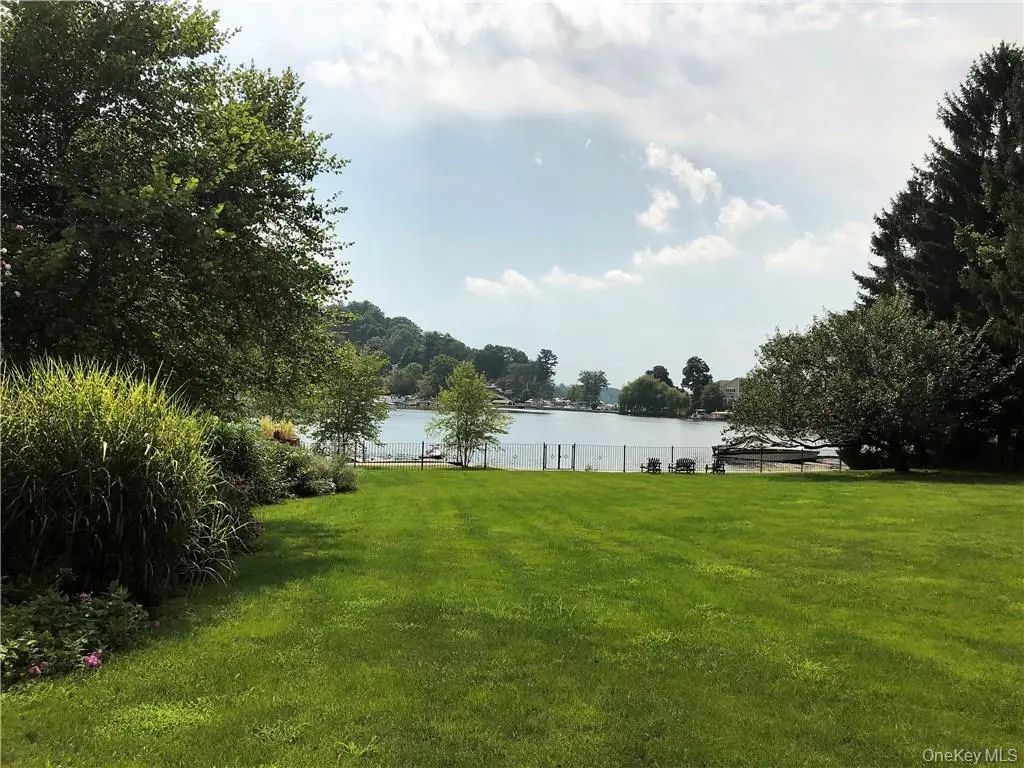 7 Tamarack Road, Mahopac