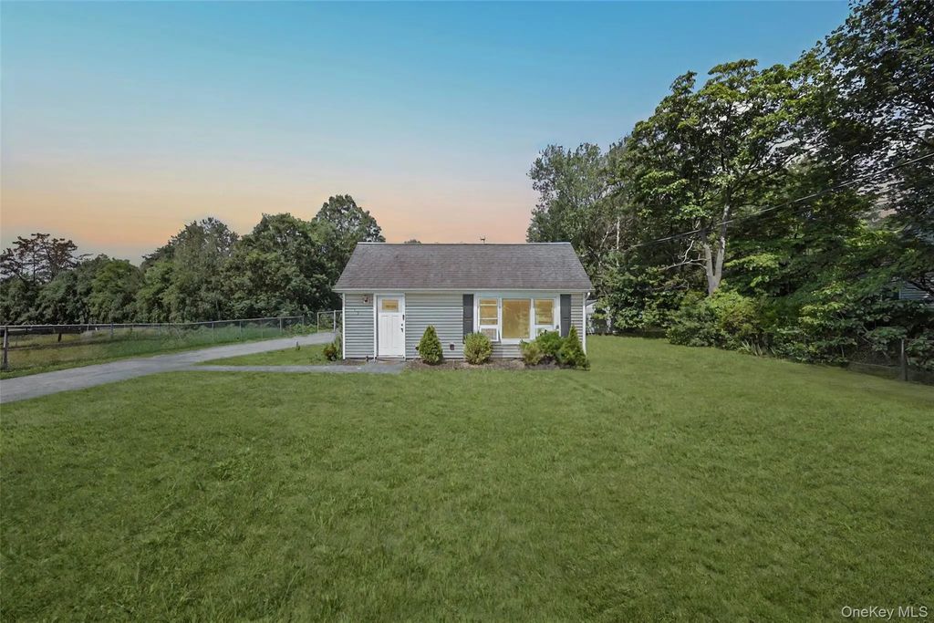 1113 Joselson Avenue, Bay Shore