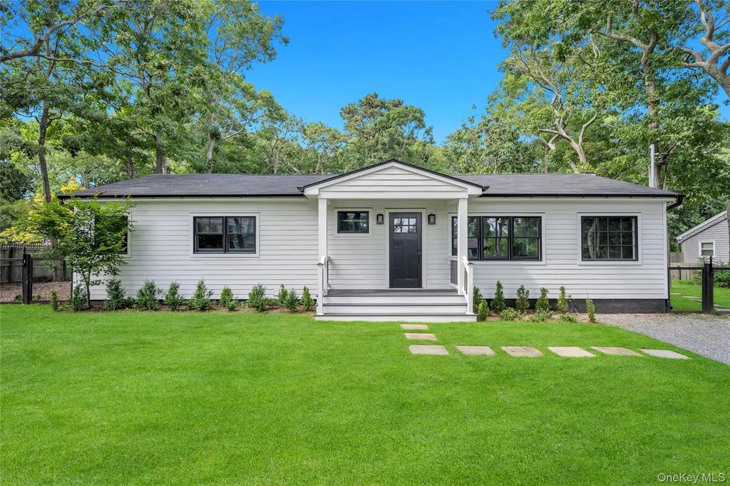 10 Shinnecock Lane, Hampton Bays