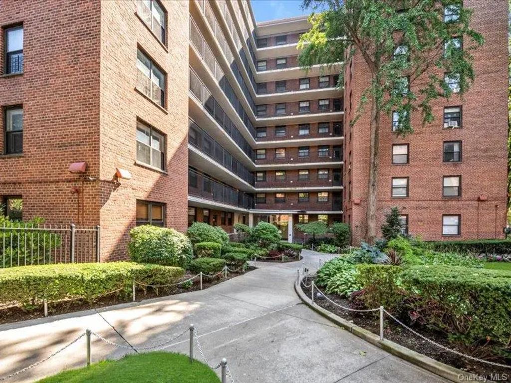 35-11 85th Street # 1c, Jackson Heights