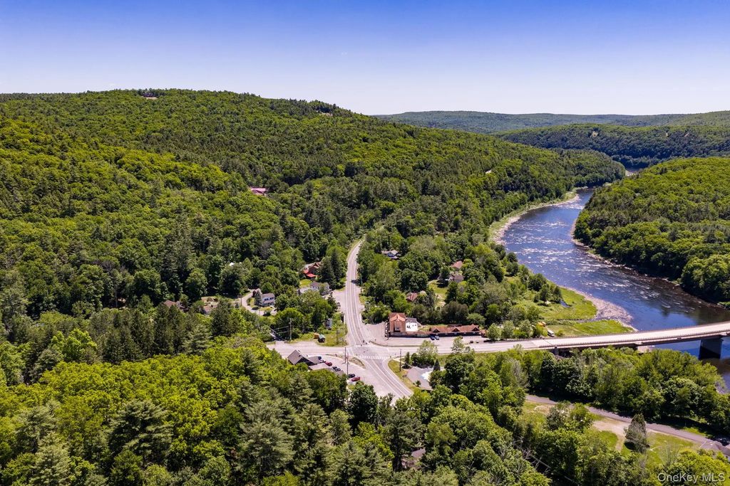 8 River Road, Barryville