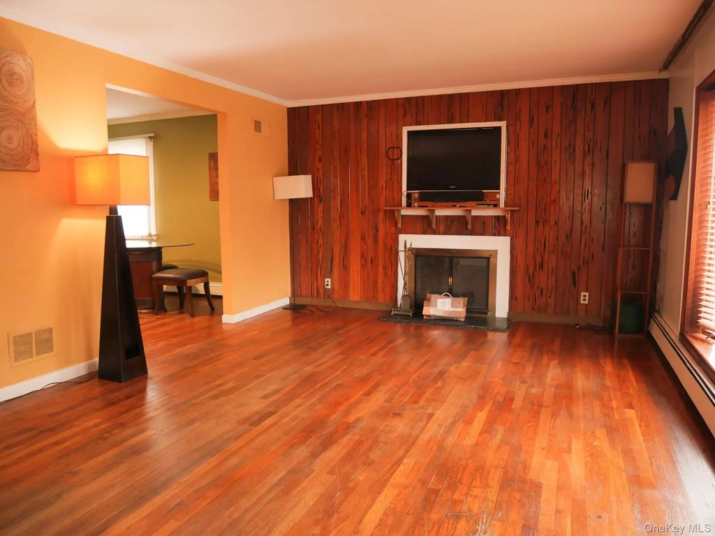 50 Kent Road, White Plains