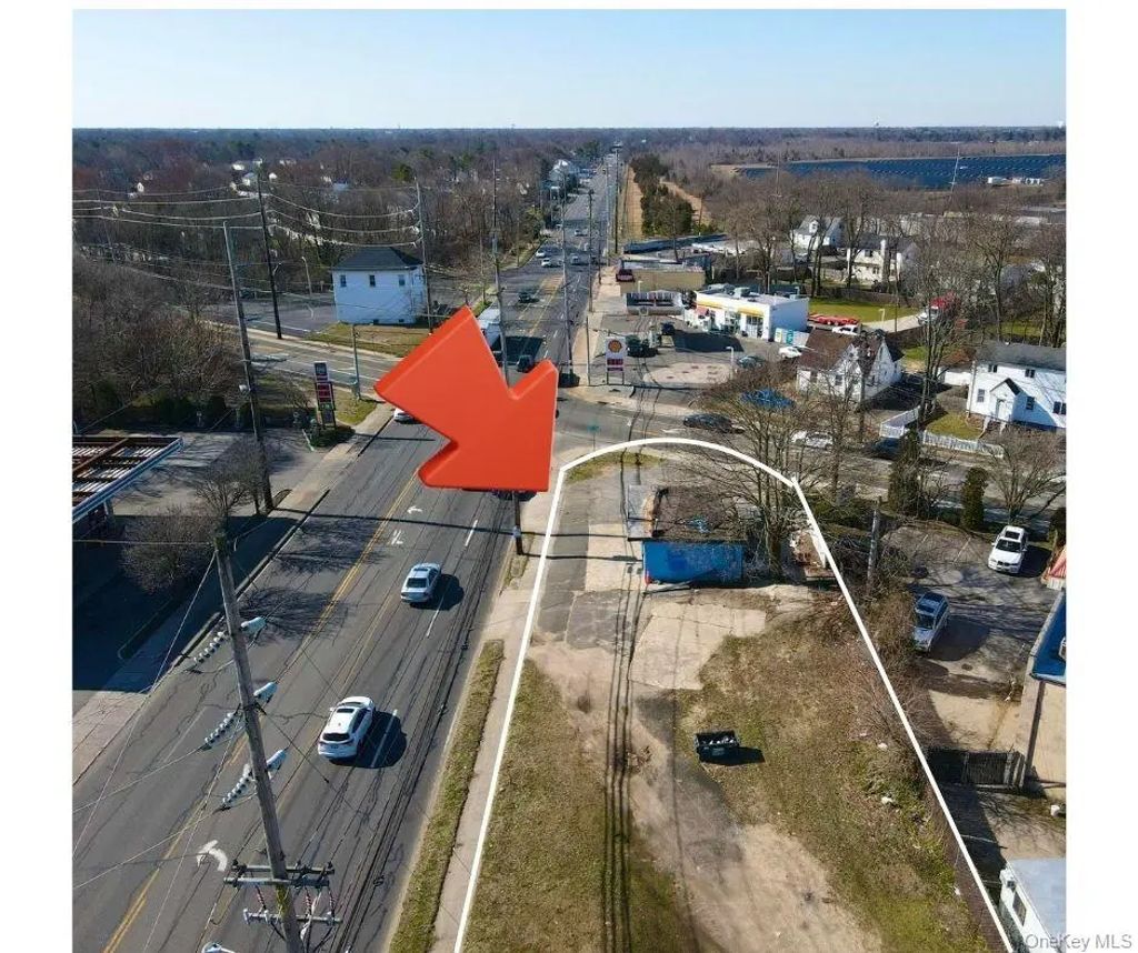 1258 Straight Path, West Babylon