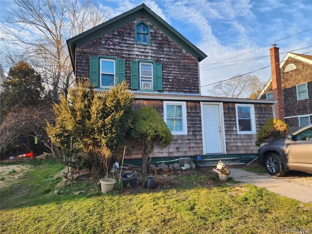 418 Lincoln Street, Riverhead
