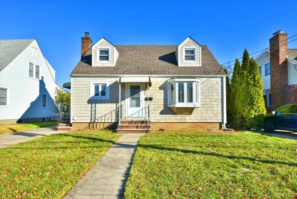 1022 Jackson Avenue, Franklin Square