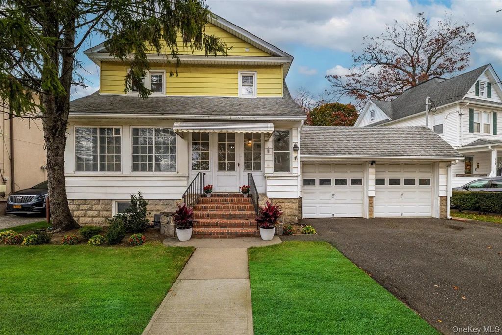 108 Earle Avenue, Lynbrook