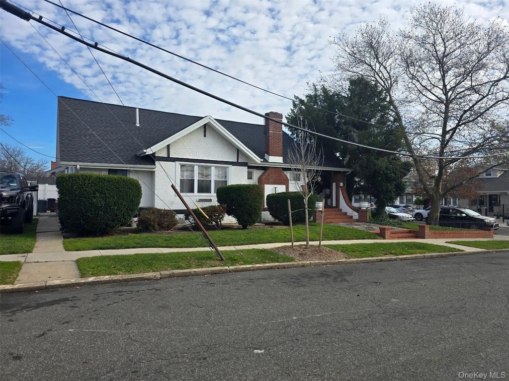 19201 110th Road, Saint Albans