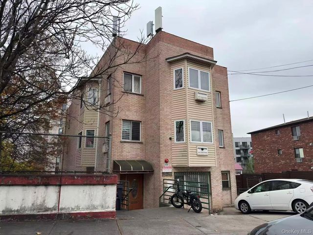Photo of Listing #937895