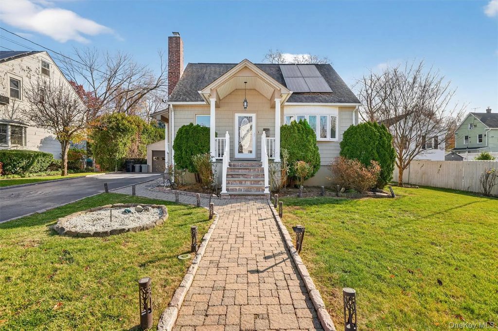 8 Robbins Avenue, Elmsford