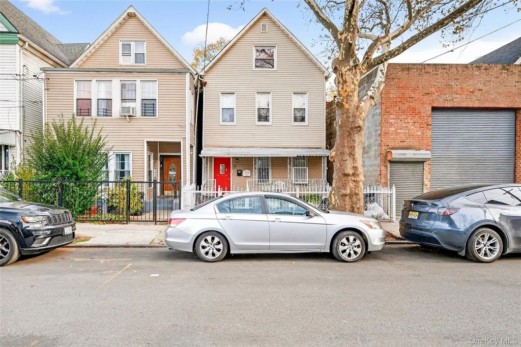 372 Bronx Park Avenue, Bronx