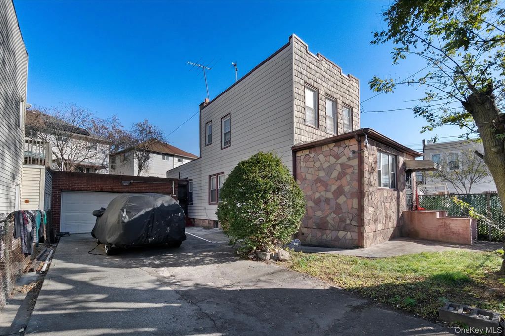 665 Varkens Hook Road, Brooklyn