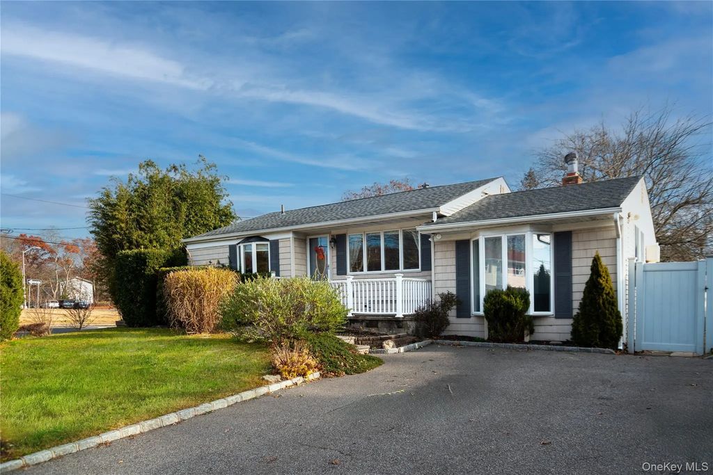277 Horseblock Road, Farmingville