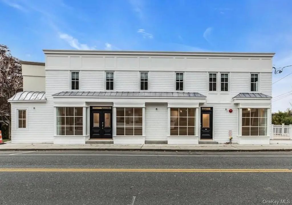 1431 Old Northern Boulevard # 1, Roslyn
