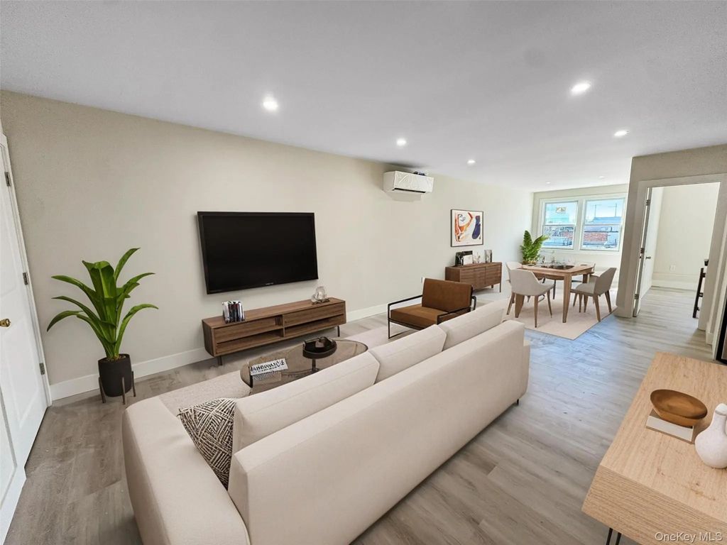 110 Jericho Turnpike, Mineola