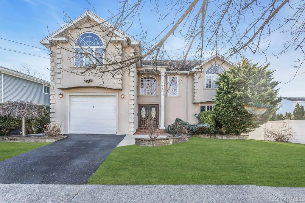 4 Laurette Lane, Freeport