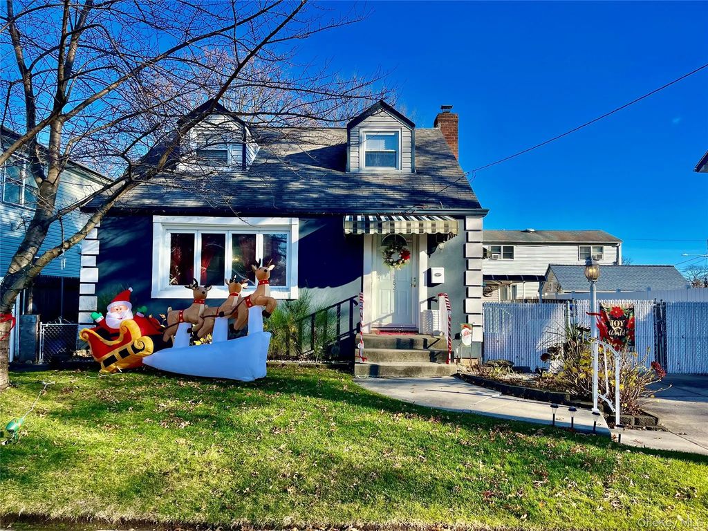 182 Lexington Avenue, Franklin Square