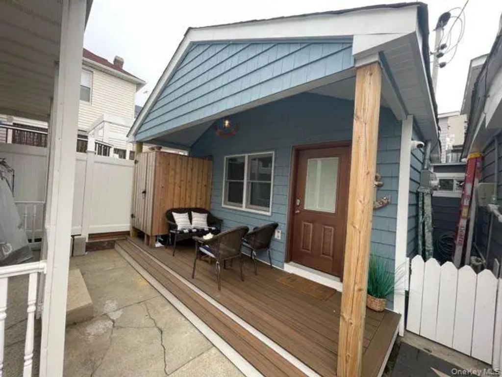 190 Beach 109th Street, Rockaway Park