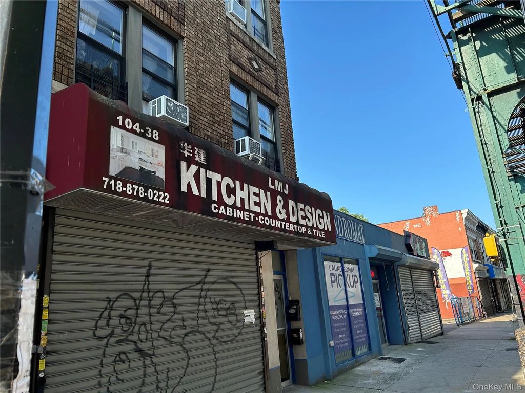 10438 Jamaica Avenue, Richmond Hill