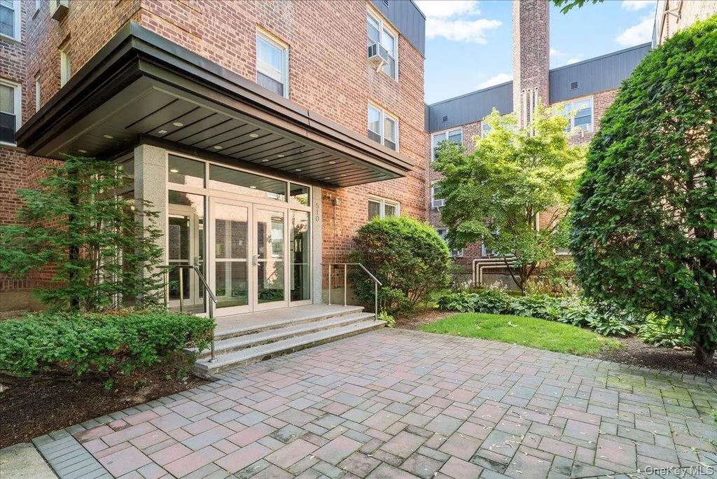 510 Dubois Avenue 11b, Valley Stream