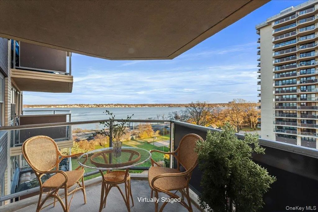 17-85 215 Street # 5l, Bayside