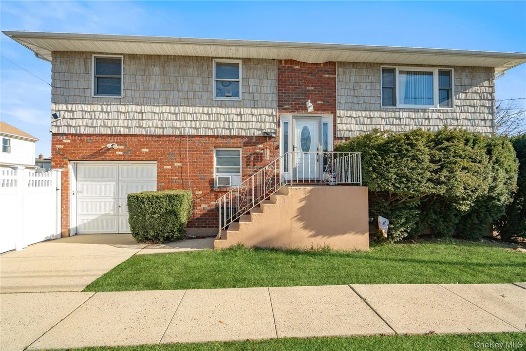 138 Lincoln Road, Franklin Square