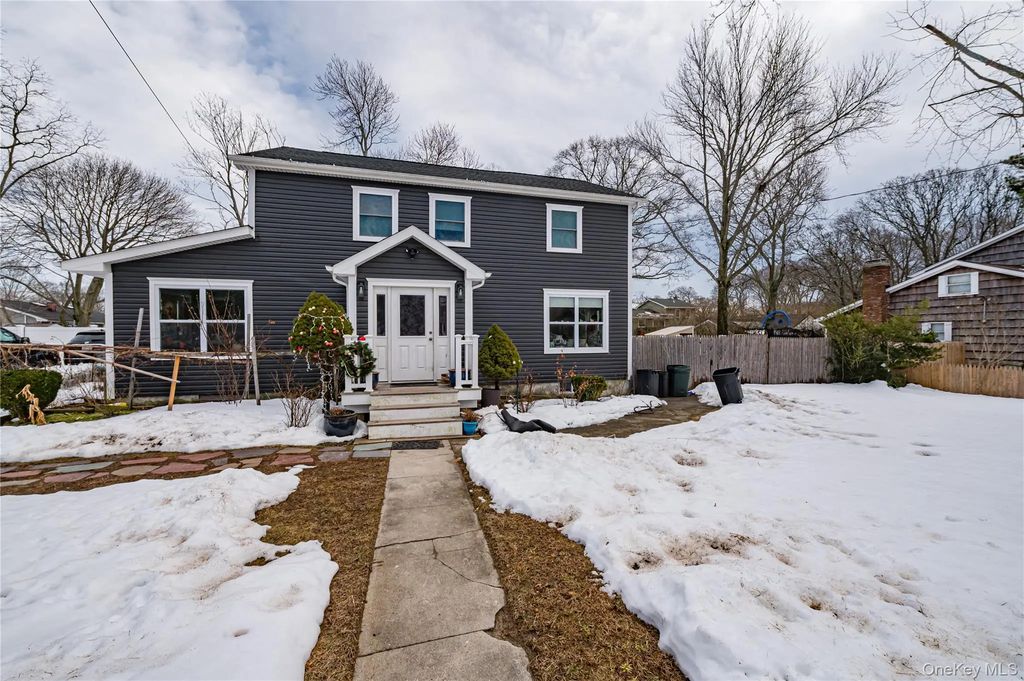 85 Bayview Avenue, East Patchogue