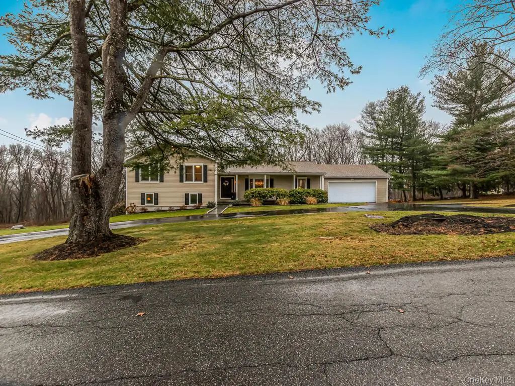 70 Breckenridge Road, Mahopac