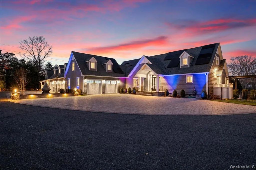 19 W Tiana Road, Hampton Bays