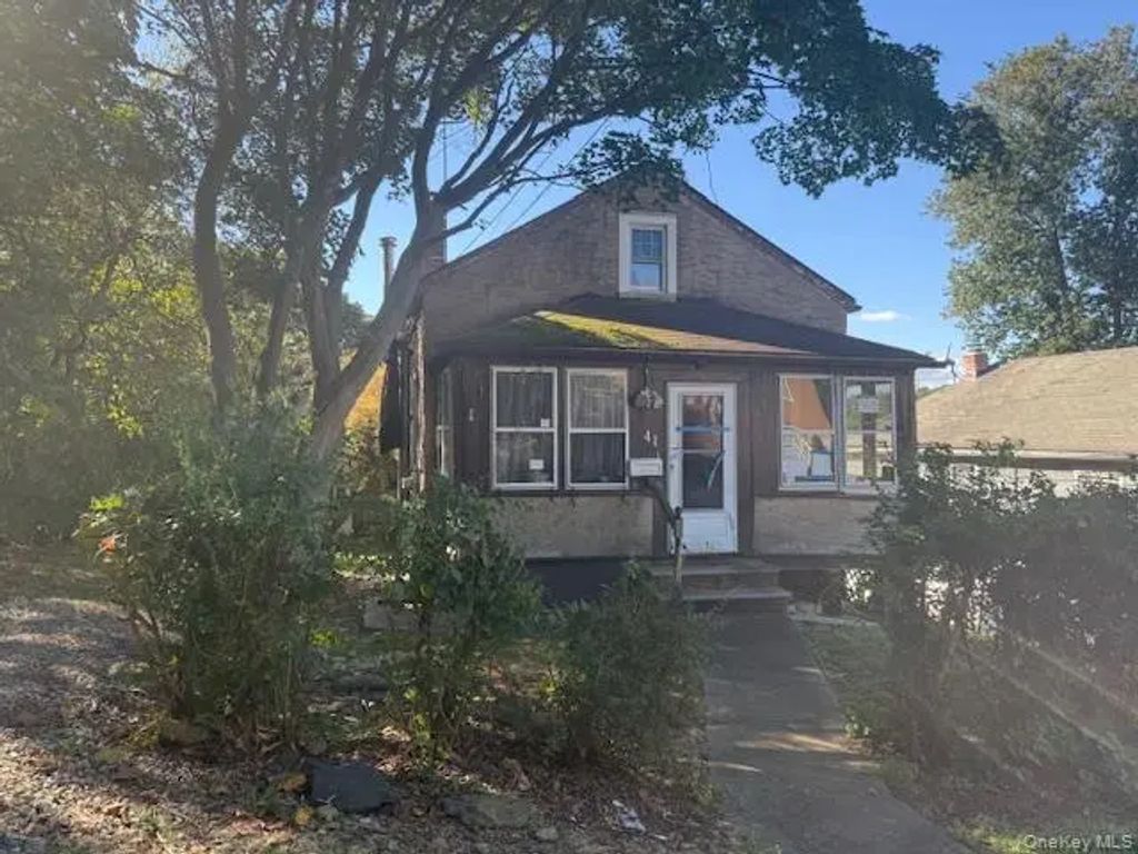 41 N Goodwin Avenue, Elmsford