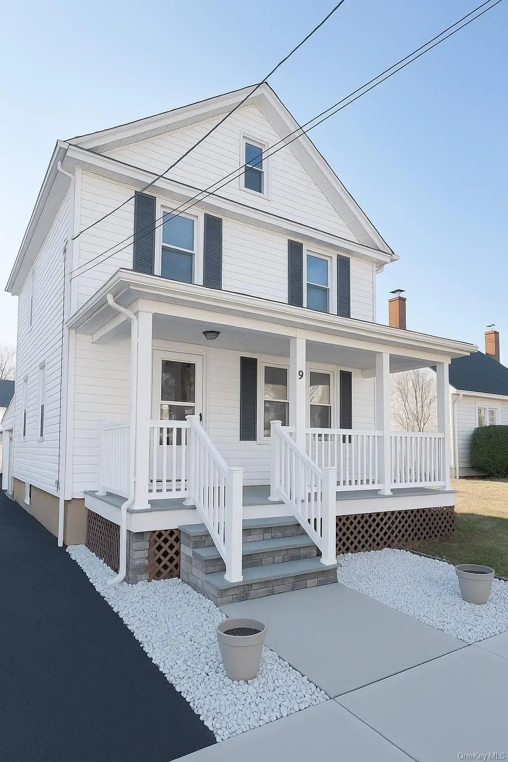 9 Bagley Avenue, Albertson