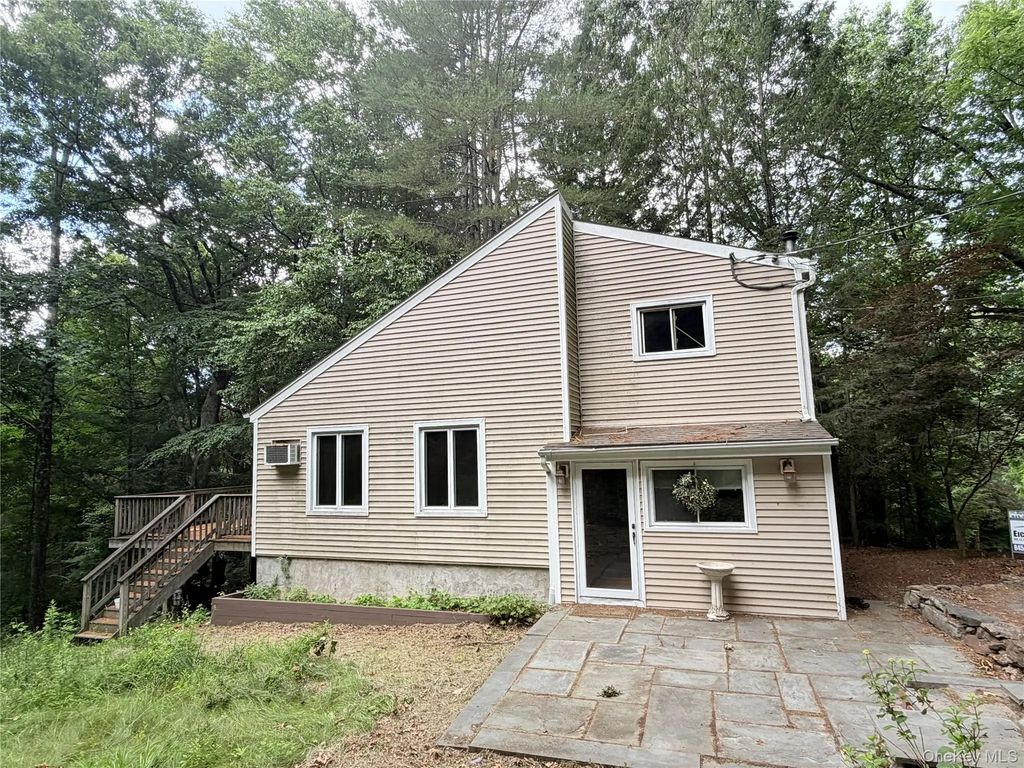 10 Green Acres Lane, Brewster