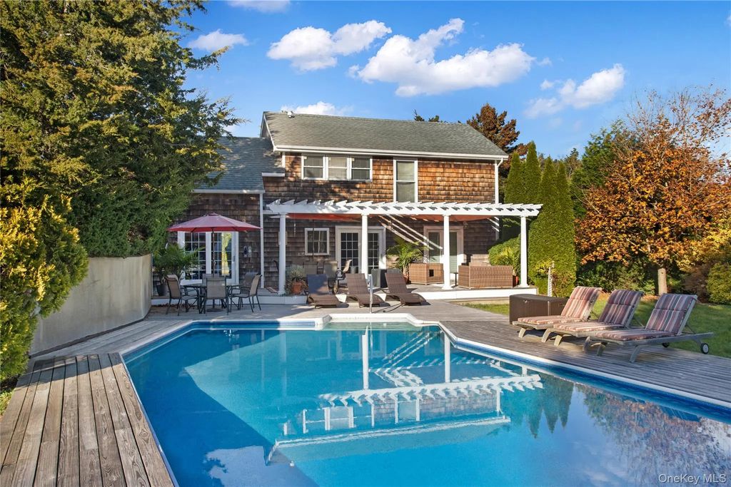112 Upper 7 Ponds Road, Water Mill