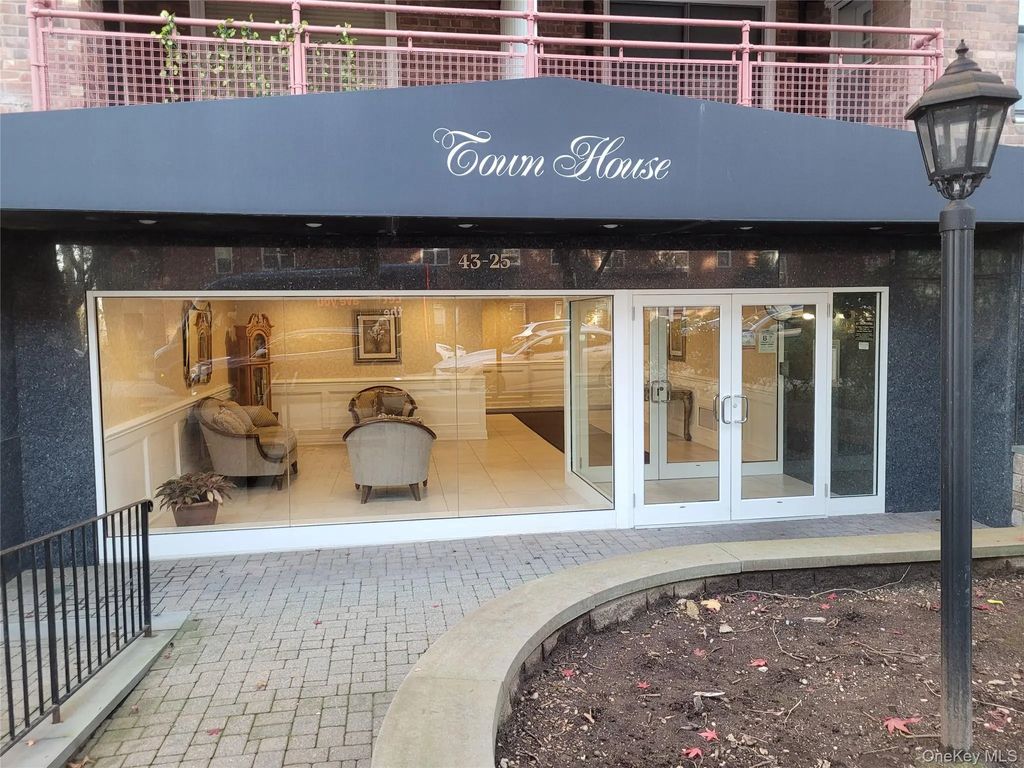 43-25 Douglaston Parkway # 4j, Douglaston