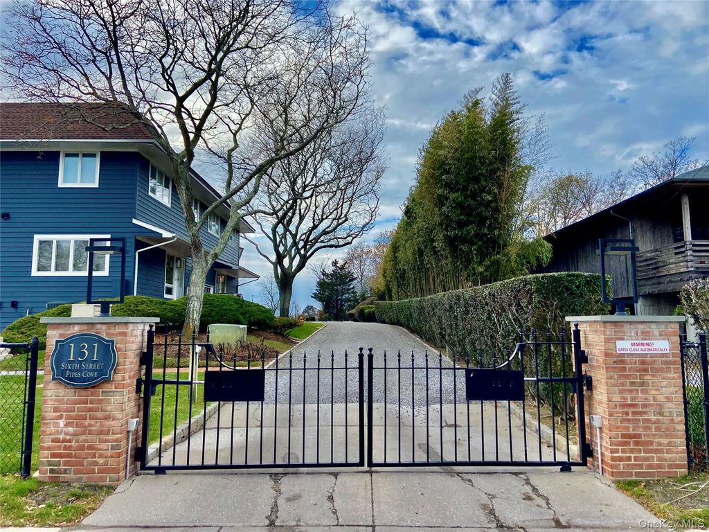 131 6th Street # G, Greenport