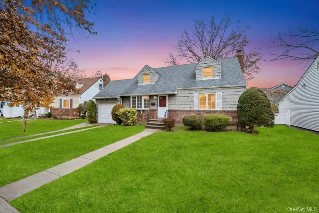 203 Green Valley Road, East Meadow