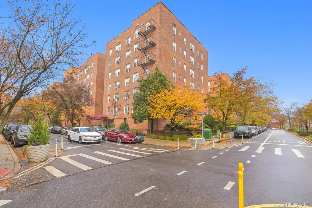 33-45 92 Street # 2b, Jackson Heights
