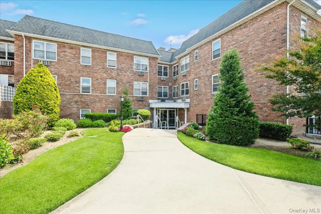 2 Fowler Avenue 206, Lynbrook