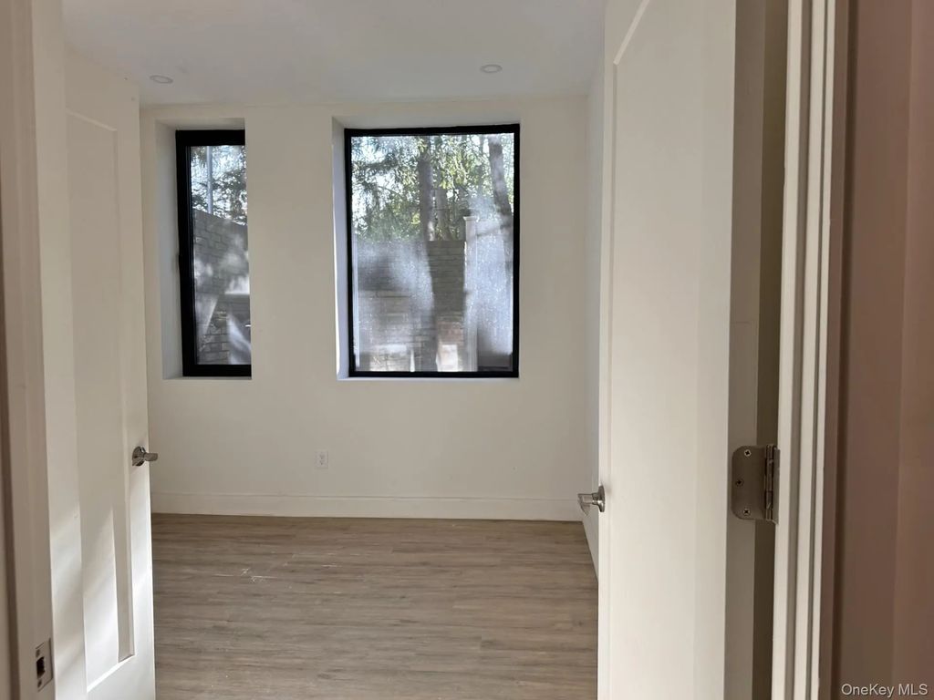 362 W Merrick Road 104, Valley Stream