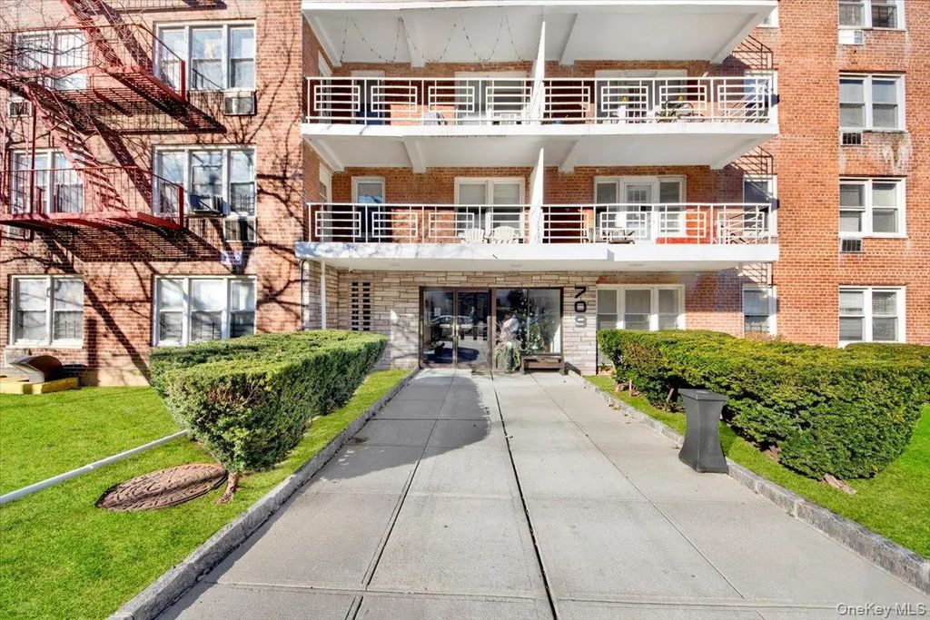 709 Warburton Avenue # 6e, Yonkers