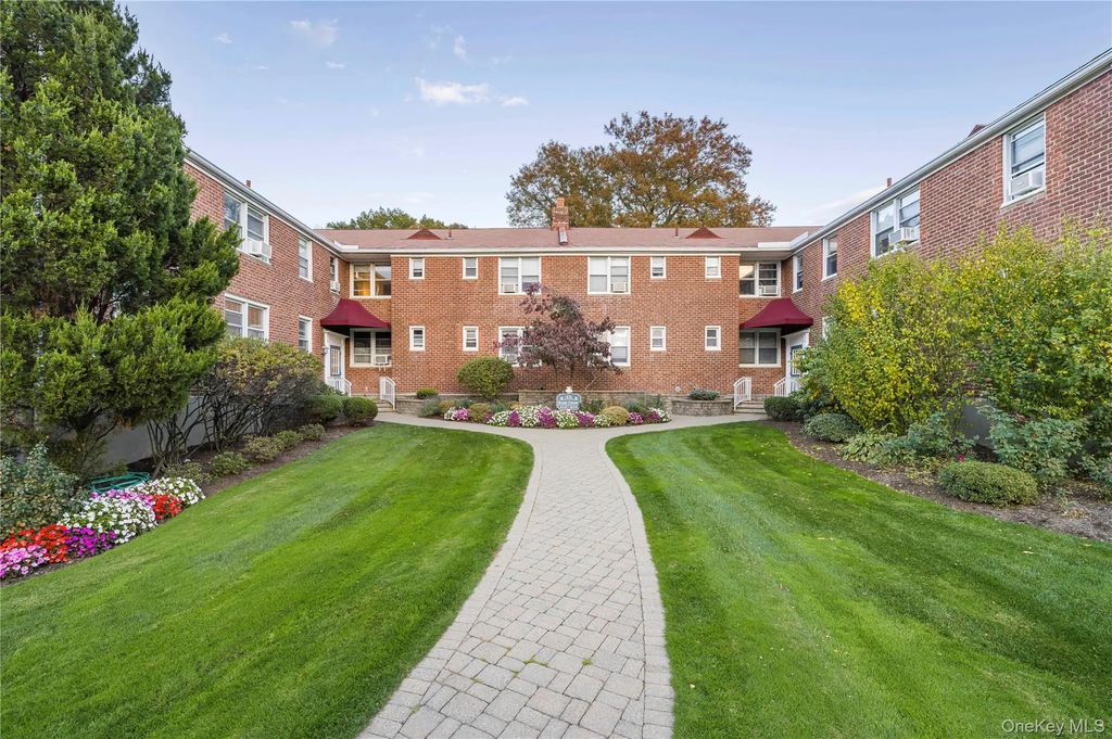 13 Bryant Cres # 1d, White Plains
